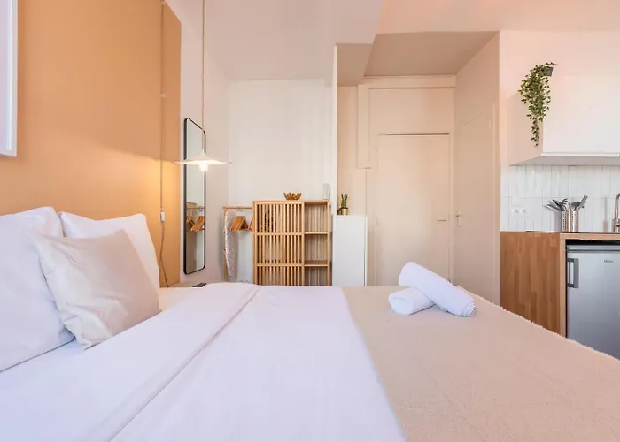 Charming St Michel Apartment