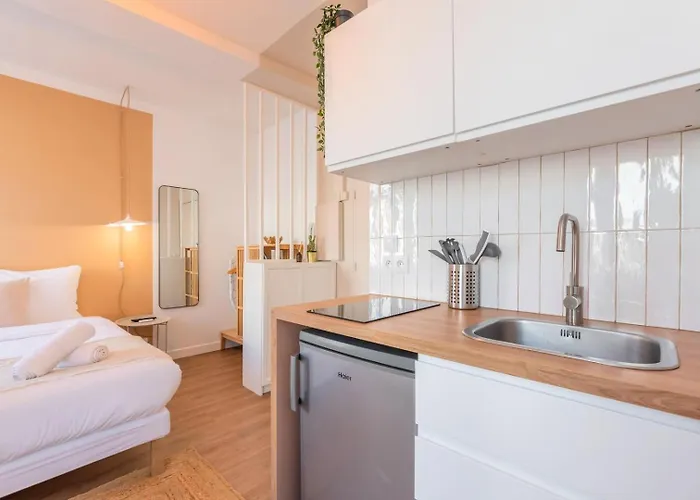 Charming St Michel Apartment